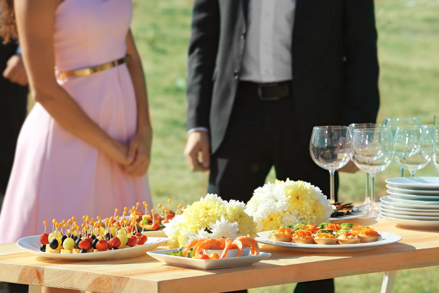 outdoor wedding catering